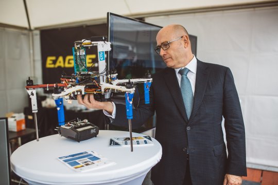 Autonomní lovec dronů Eagle.One prezentován na konferenci Future Port Praha